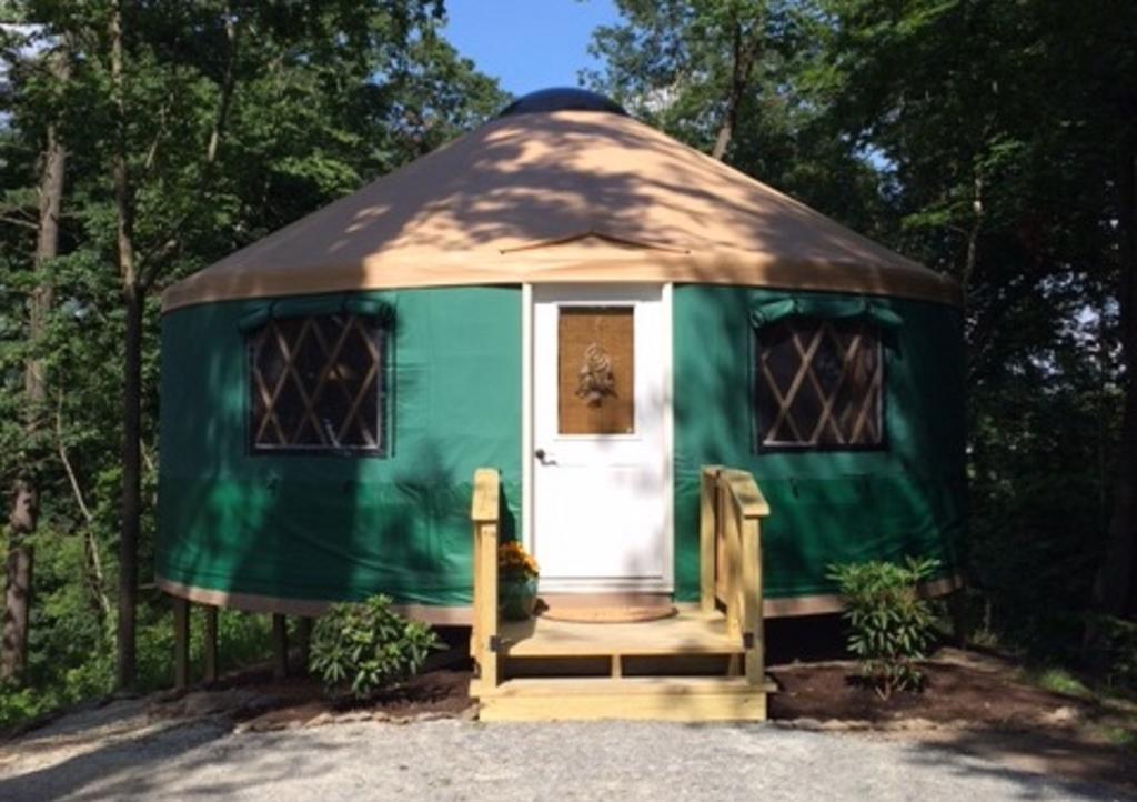 Circle M Camping Resort 16 Ft. Yurt 1 兰开斯特 外观 照片